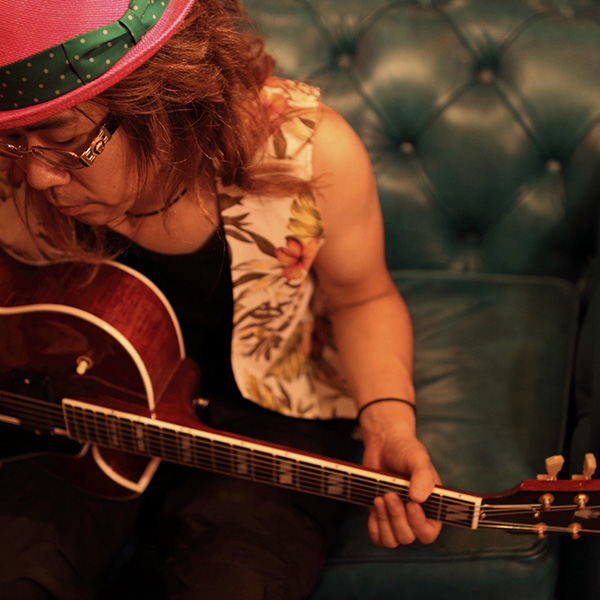 小泉こうのすけ(g)